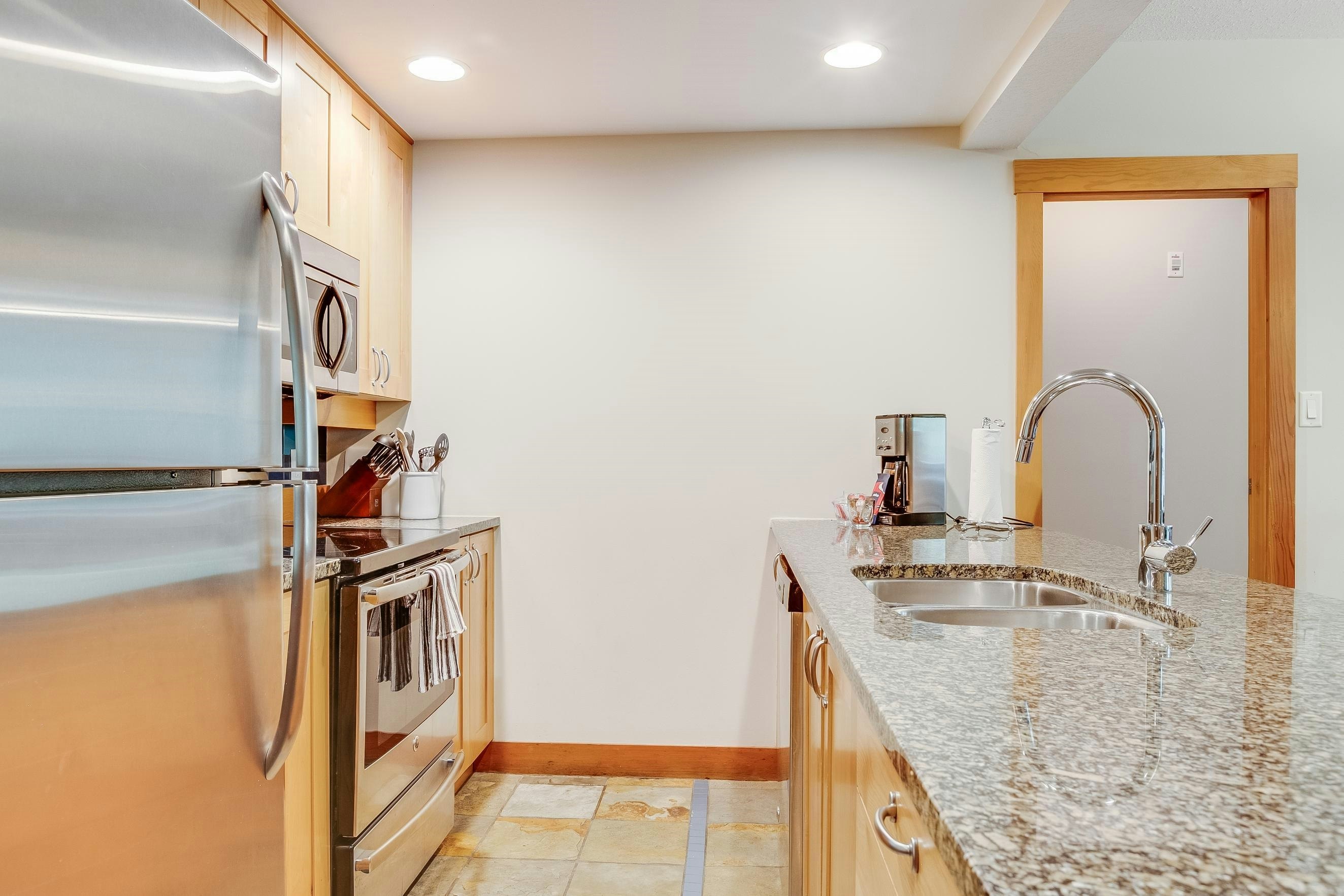 532D-2036 London Lane, Whistler, BC, V8E 0N7 - 12