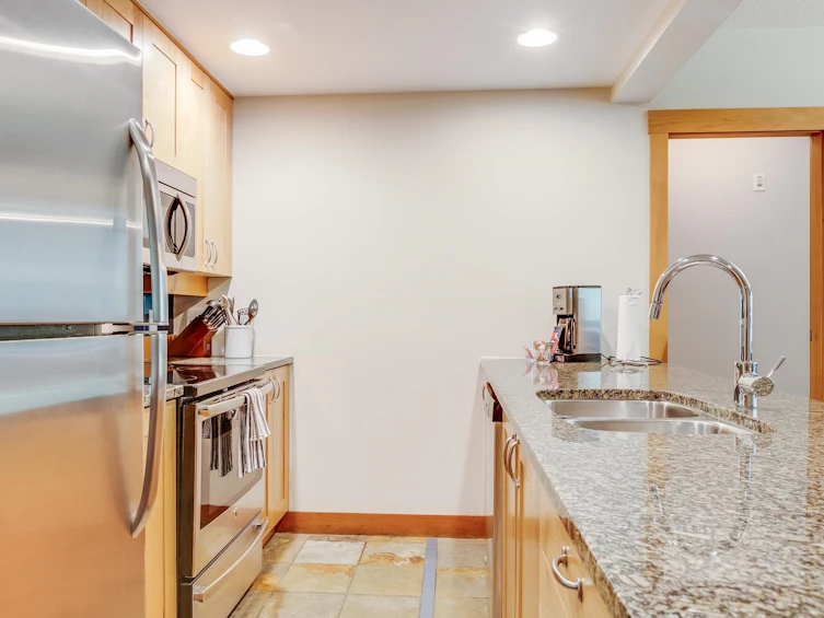 532D-2036 London Lane, Whistler, BC, V8E 0N7 - 12