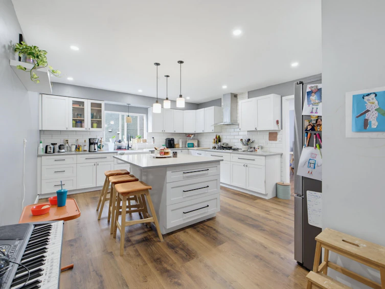 7041 Willingdon Avenue, Burnaby, BC, V5J 3R4 - 6
