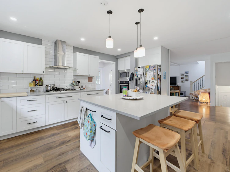 7041 Willingdon Avenue, Burnaby, BC, V5J 3R4 - 7