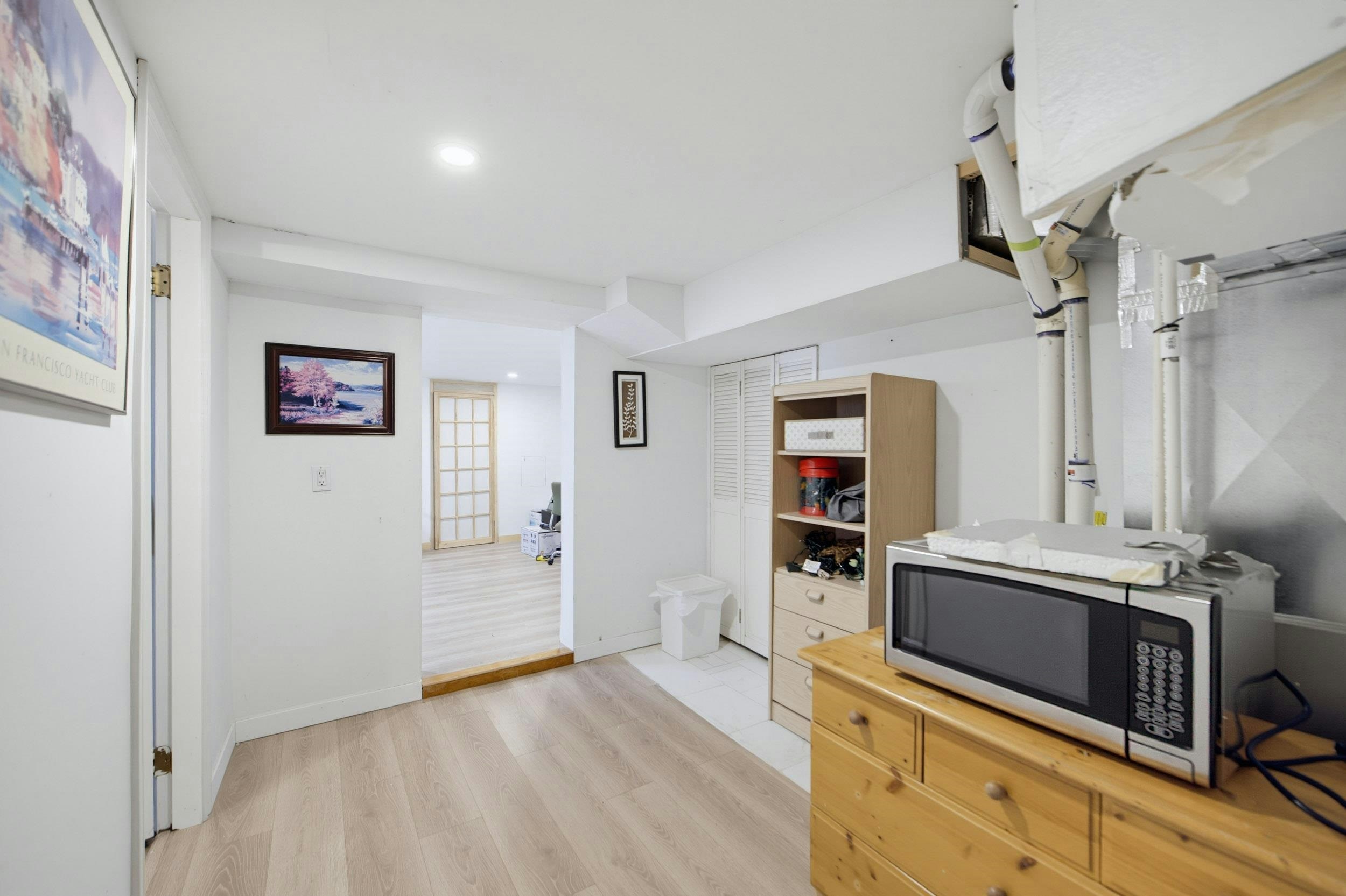 7041 Willingdon Avenue, Burnaby, BC, V5J 3R4 - 30