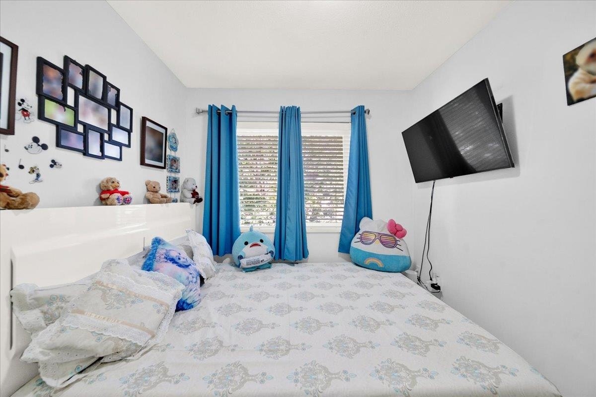 18-16233 83 Avenue, Surrey, BC, V4N 0Z3 - 18