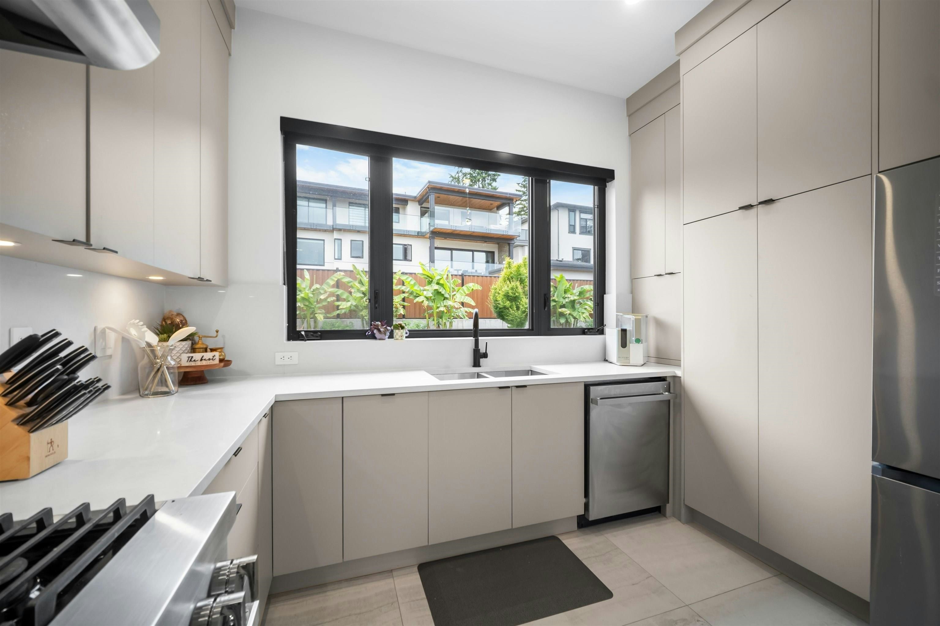 8102 Wiltshire Place, Delta, BC, V4C 6T2 - 11