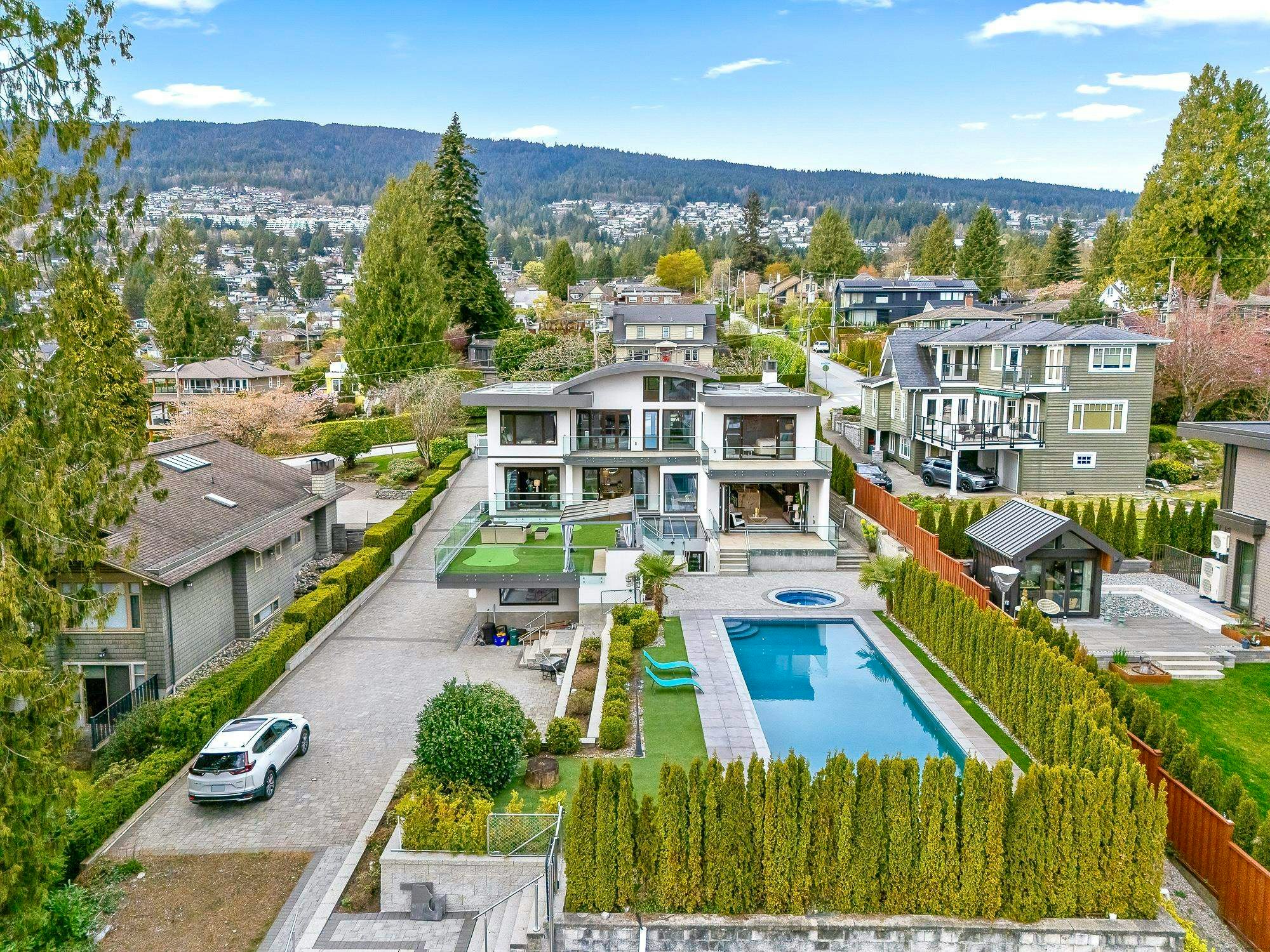 2052 Inglewood Avenue, West Vancouver, BC, V7V 1Z4 - 2
