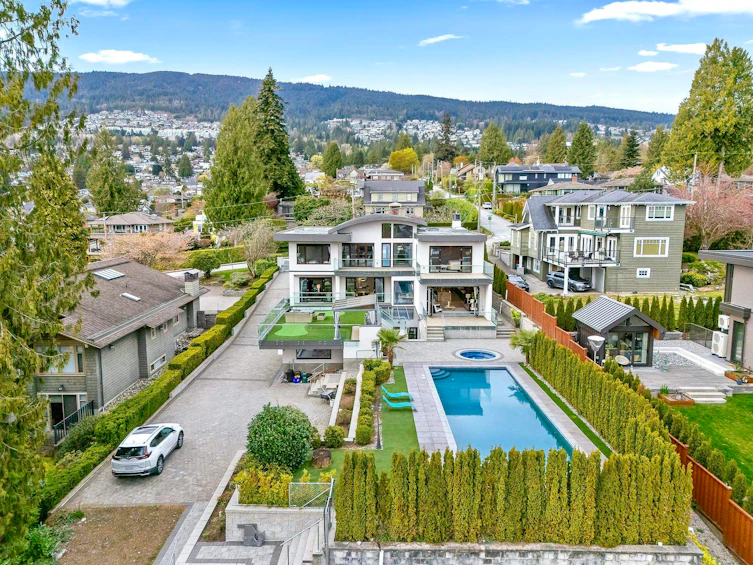 2052 Inglewood Avenue, West Vancouver, BC, V7V 1Z4 - 2