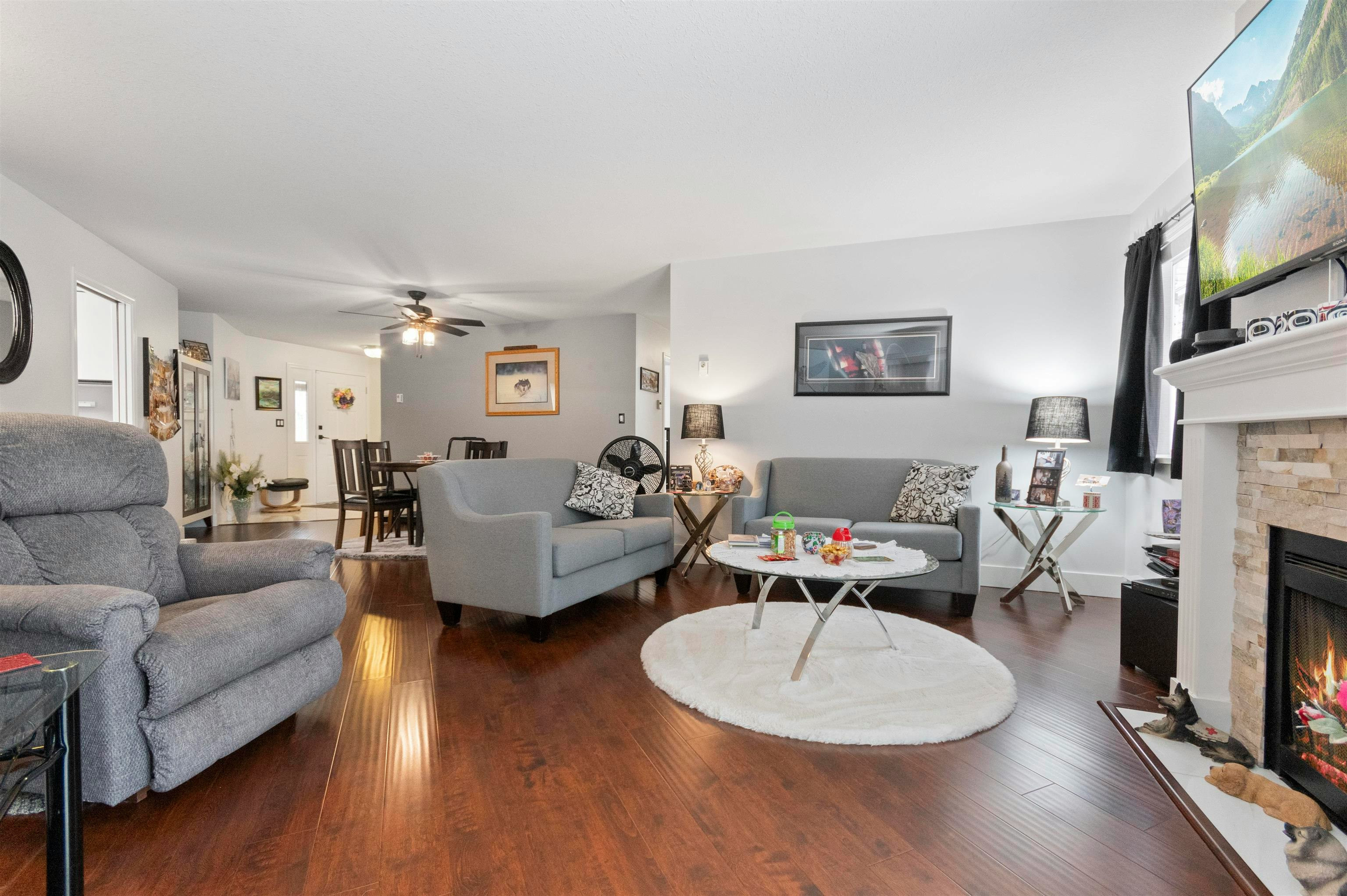 407-19645 64 Avenue - 4