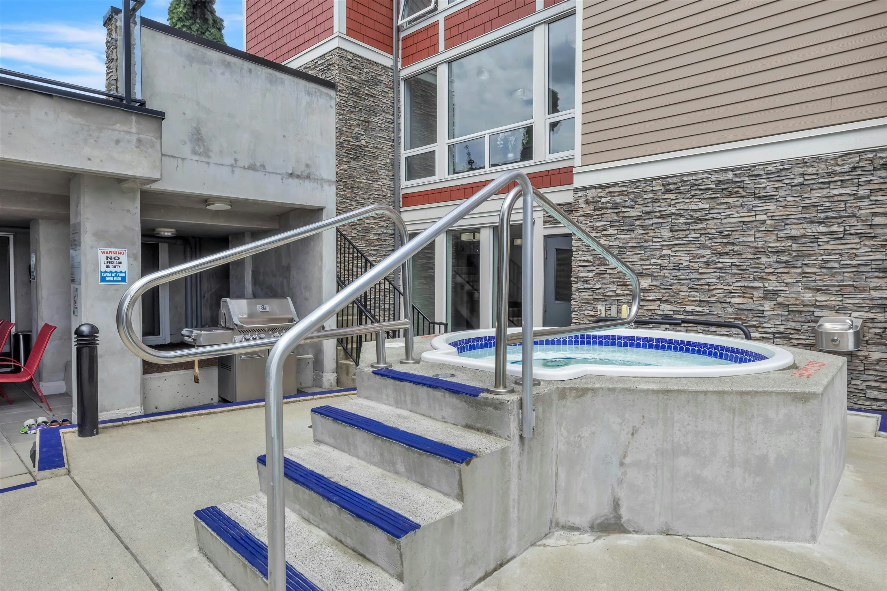 115-2242 Whatcom Road - 2