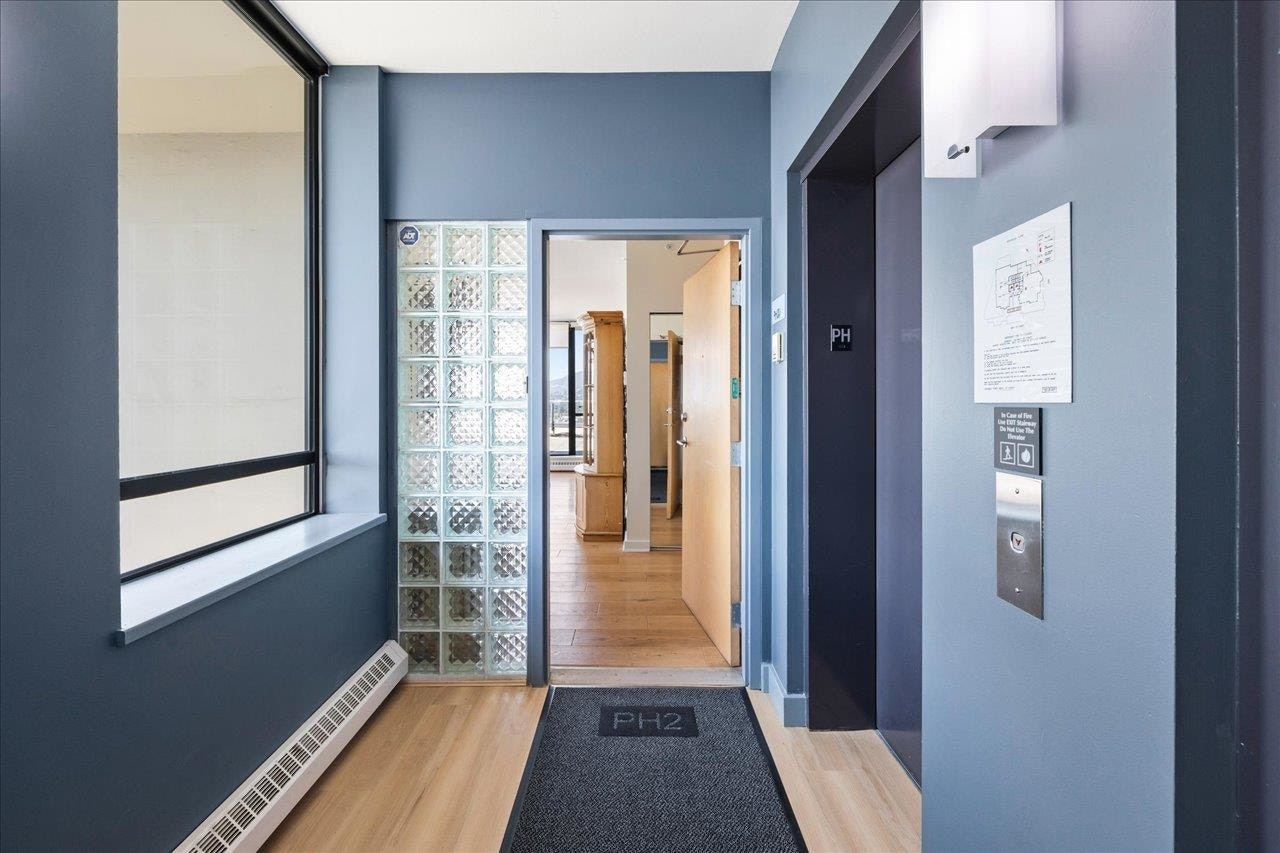 PH2-124 W 1st Street, North Vancouver, BC, V7M 3N3 - 25
