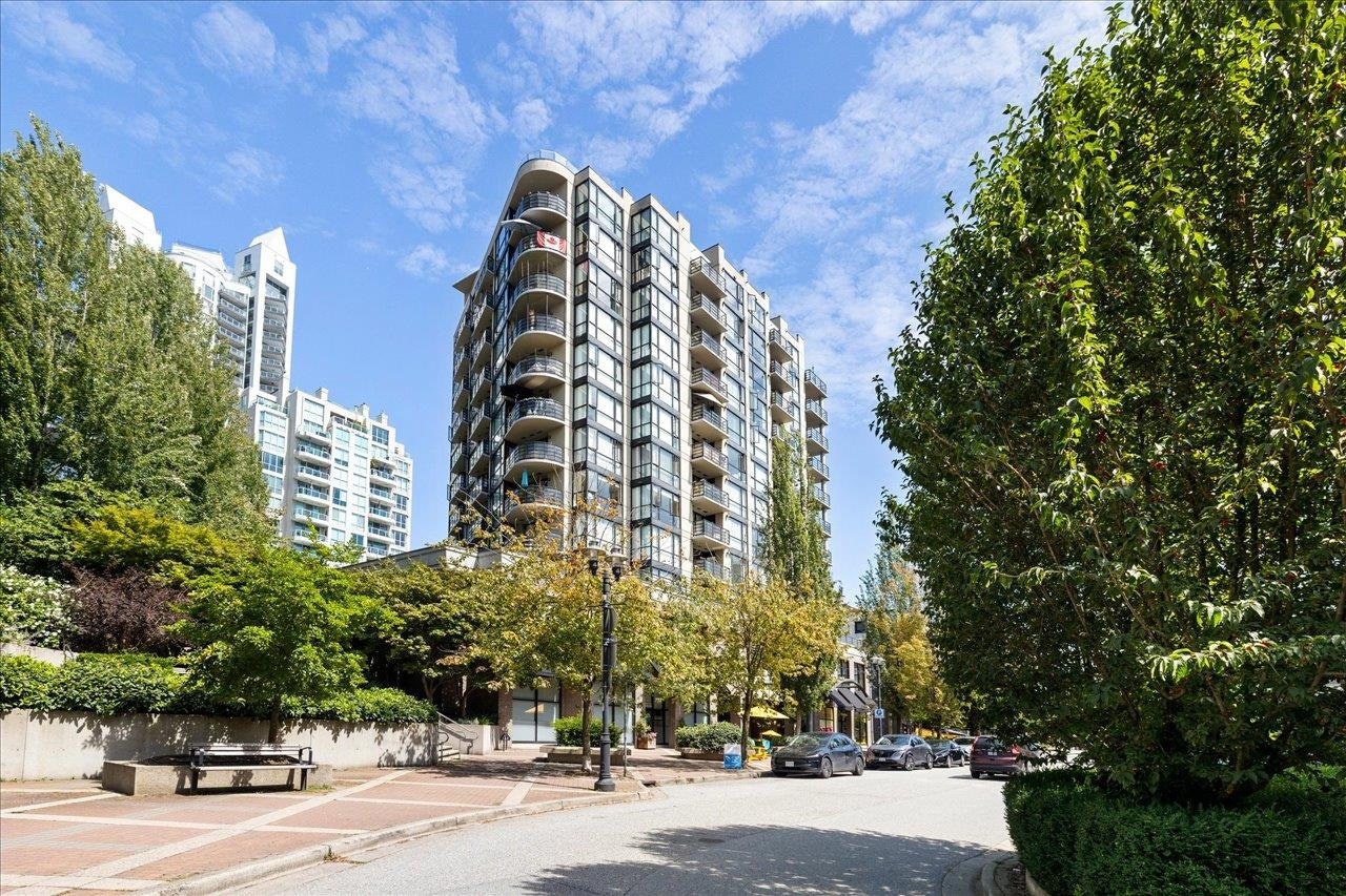 PH2-124 W 1st Street, North Vancouver, BC, V7M 3N3 - 27
