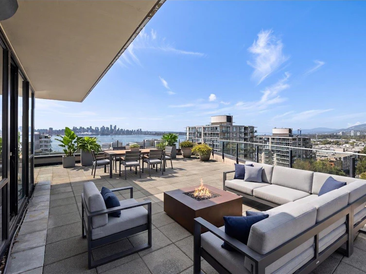 PH2-124 W 1st Street, North Vancouver, BC, V7M 3N3