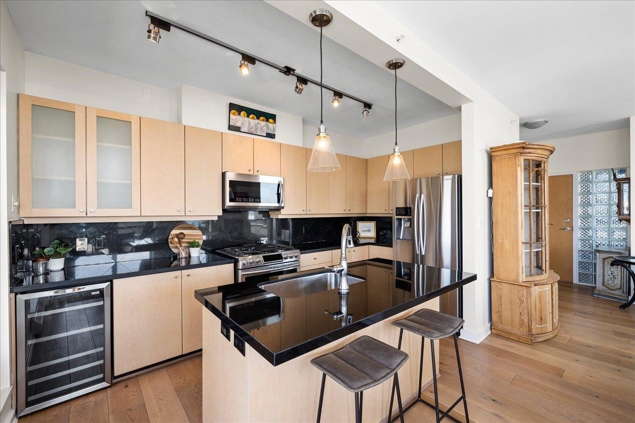 PH2-124 W 1st Street, North Vancouver, BC, V7M 3N3 - 7