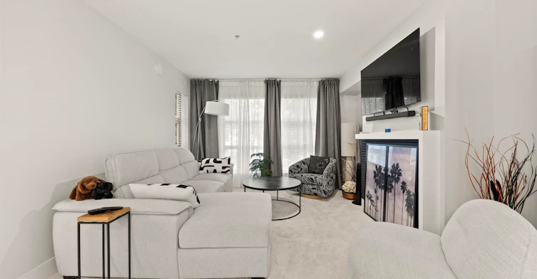 214-9339 University Crescent, Burnaby, BC, V3E 3N2 - 10