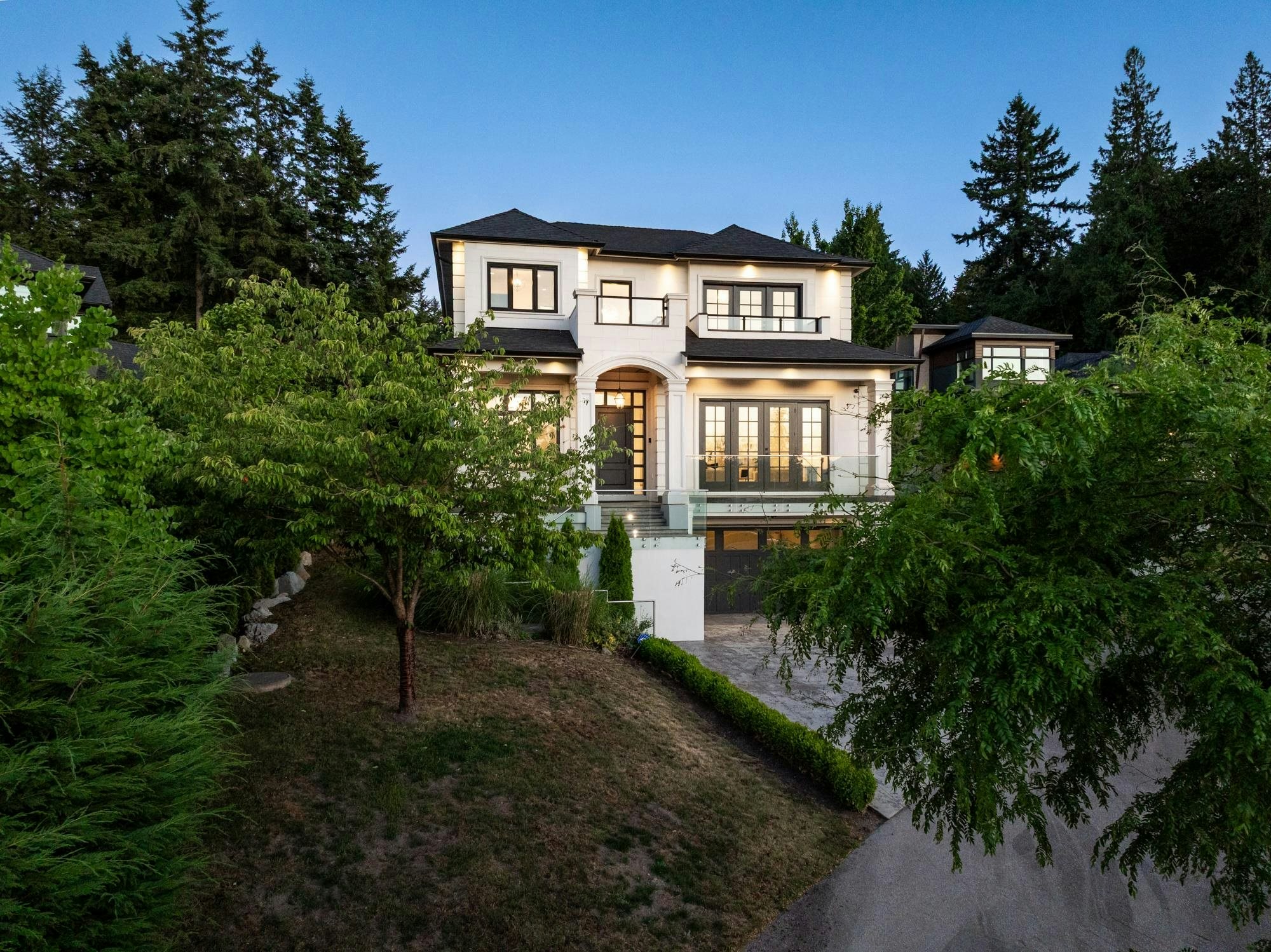 16738 Mcnair Drive, Surrey, BC, V3Z 0P9 - 2