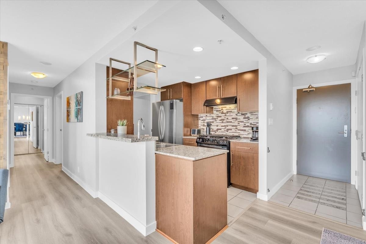 705-583 Beach Crescent, Vancouver, BC, V6Z 3E6 - 3