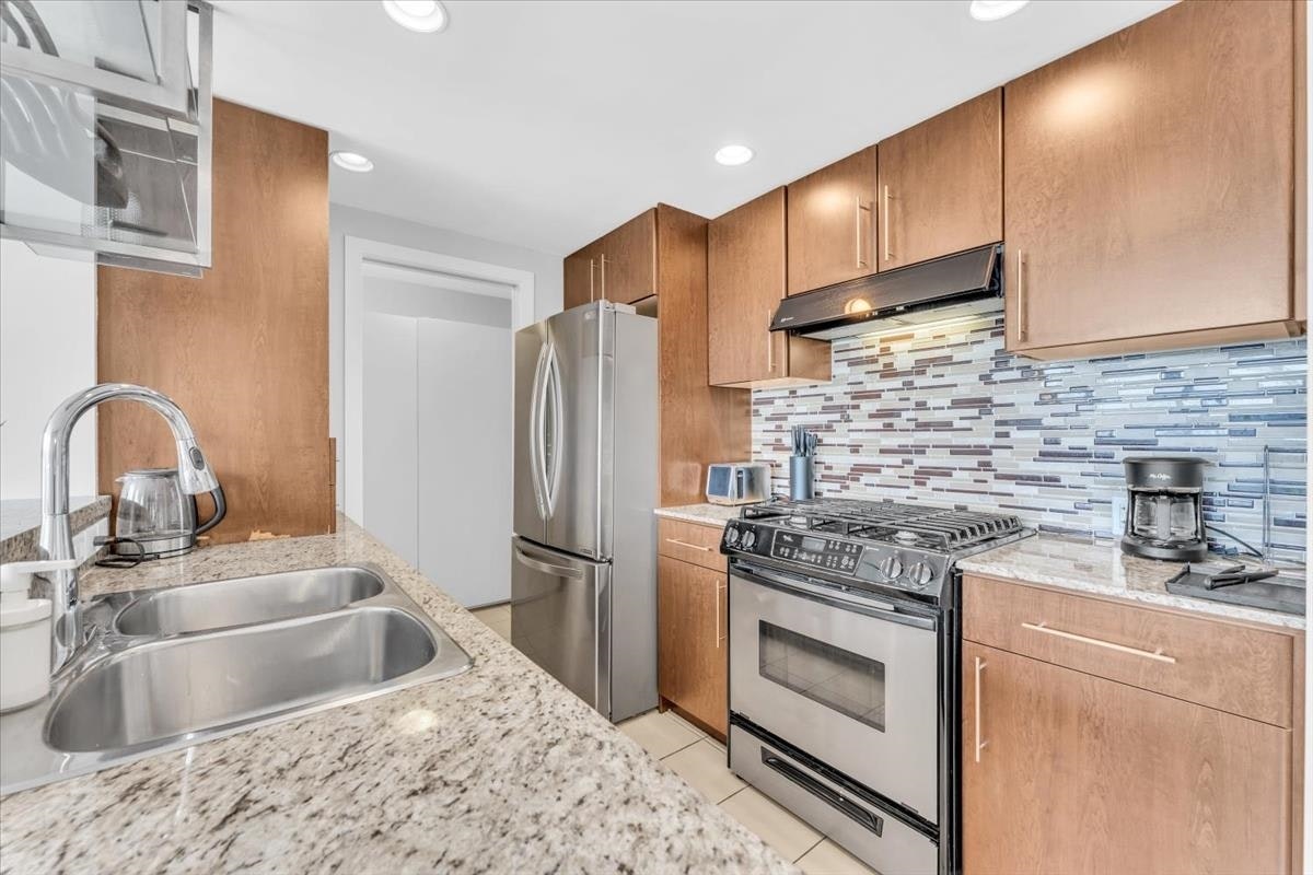 705-583 Beach Crescent, Vancouver, BC, V6Z 3E6 - 4