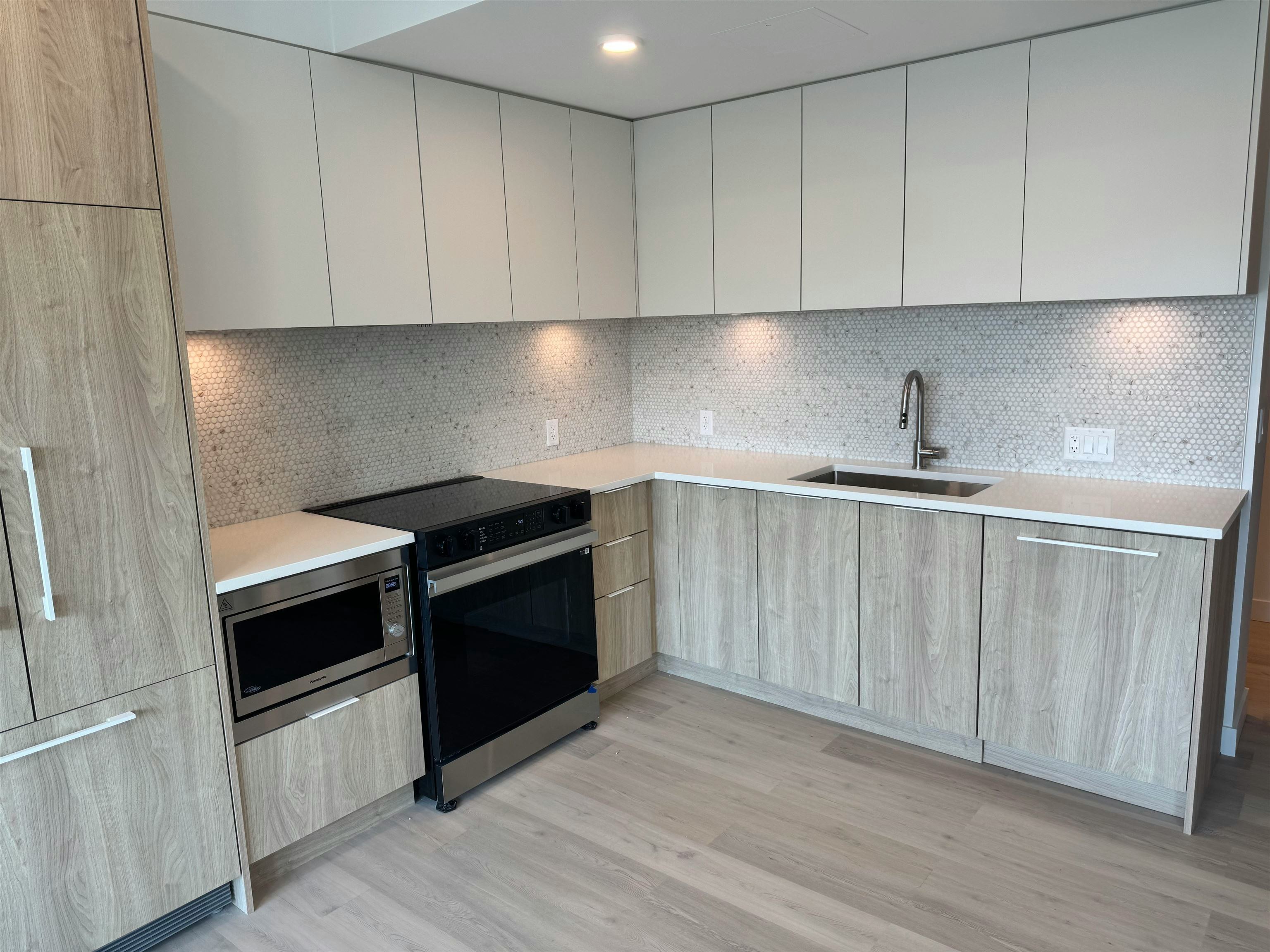 30*-1616 Lloyd Avenue, North Vancouver, BC, V7P 1S5 - 3