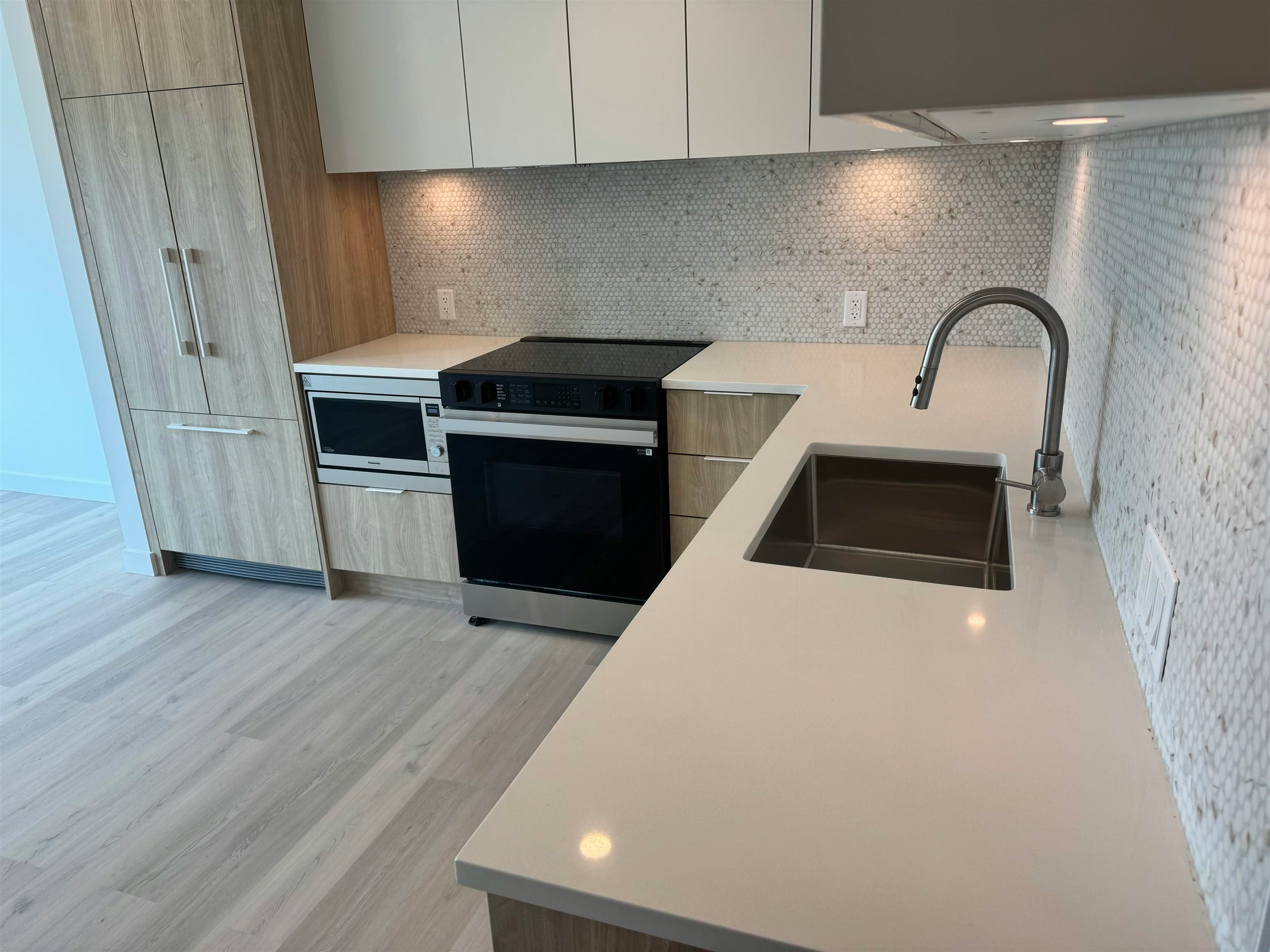 30*-1616 Lloyd Avenue, North Vancouver, BC, V7P 1S5 - 2