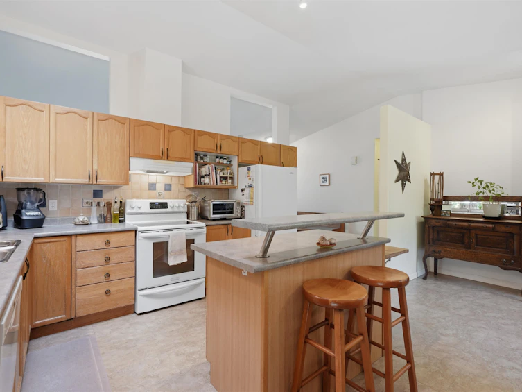 5616 Emerson Road, Sechelt, BC, V0N 3A7 - 18