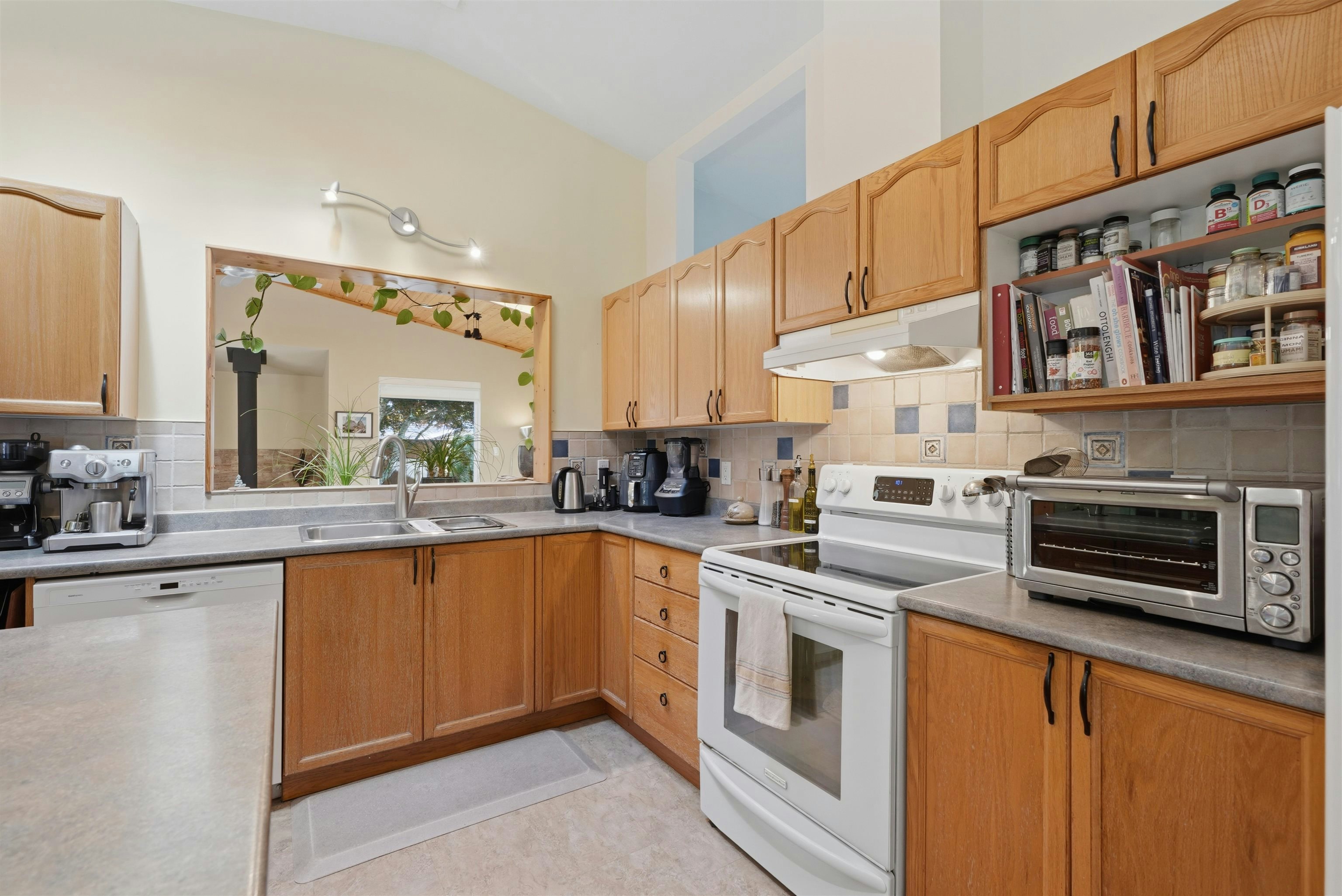 5616 Emerson Road, Sechelt, BC, V0N 3A7 - 20