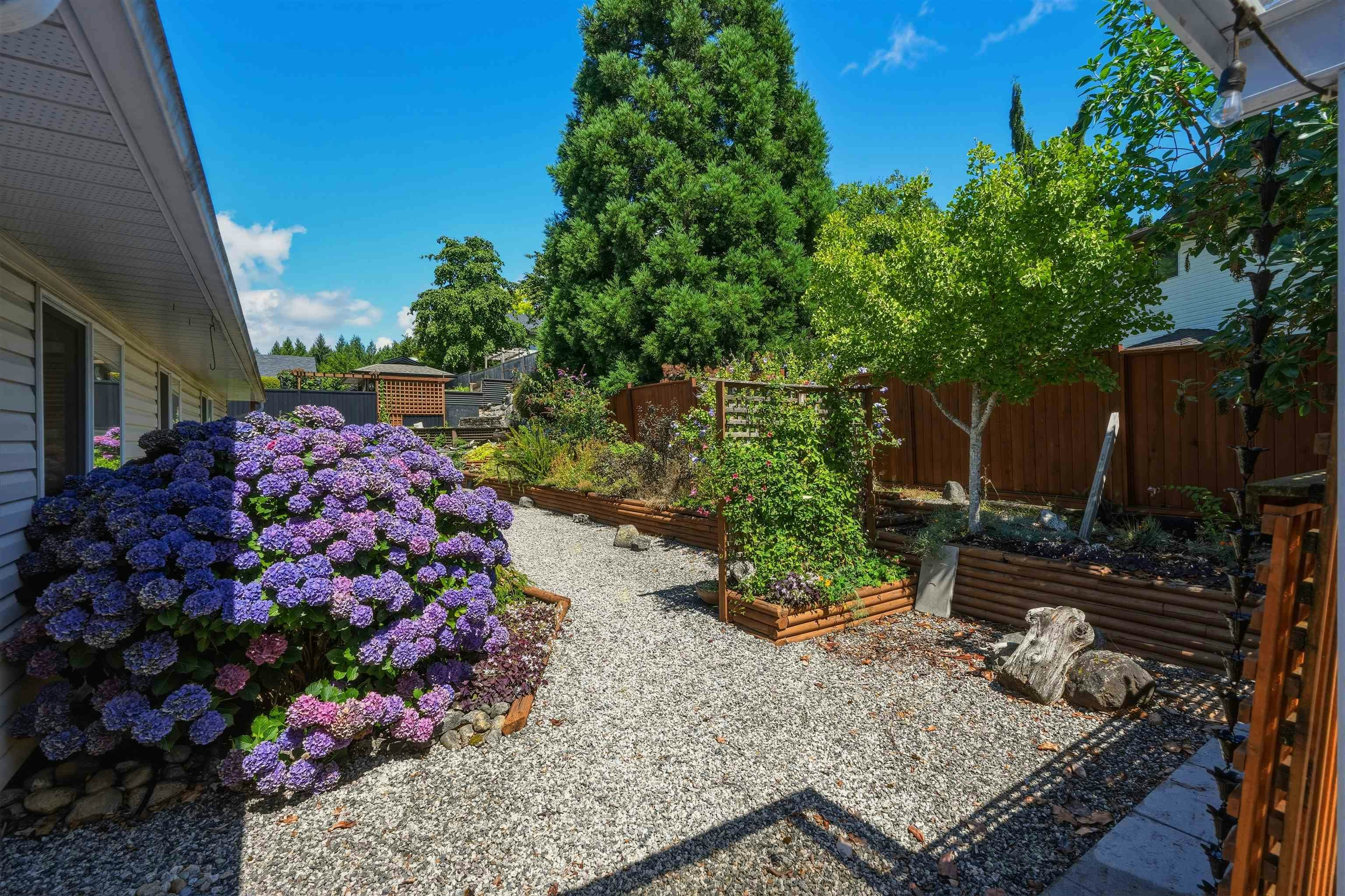 5616 Emerson Road, Sechelt, BC, V0N 3A7 - 7