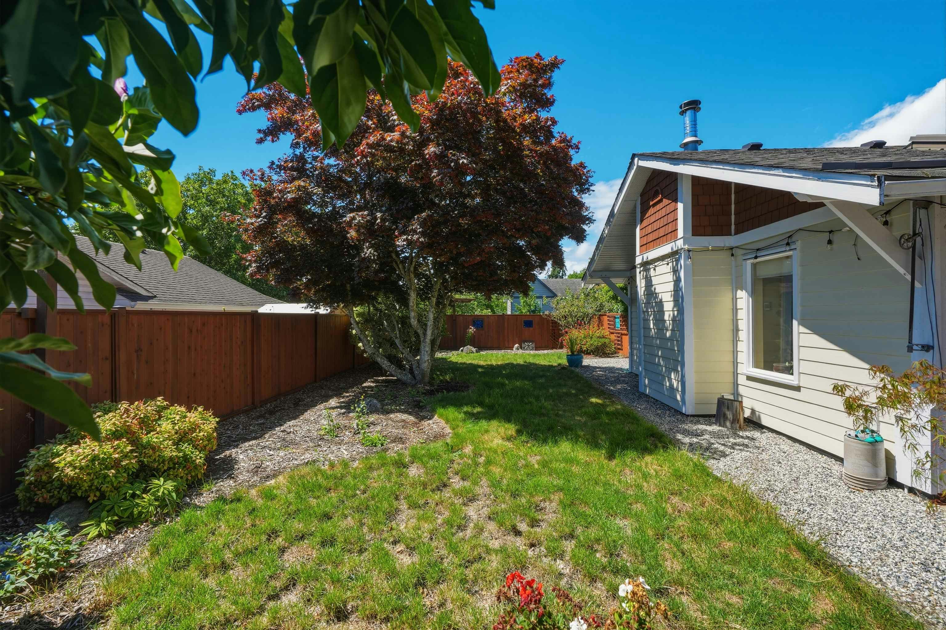 5616 Emerson Road, Sechelt, BC, V0N 3A7 - 9