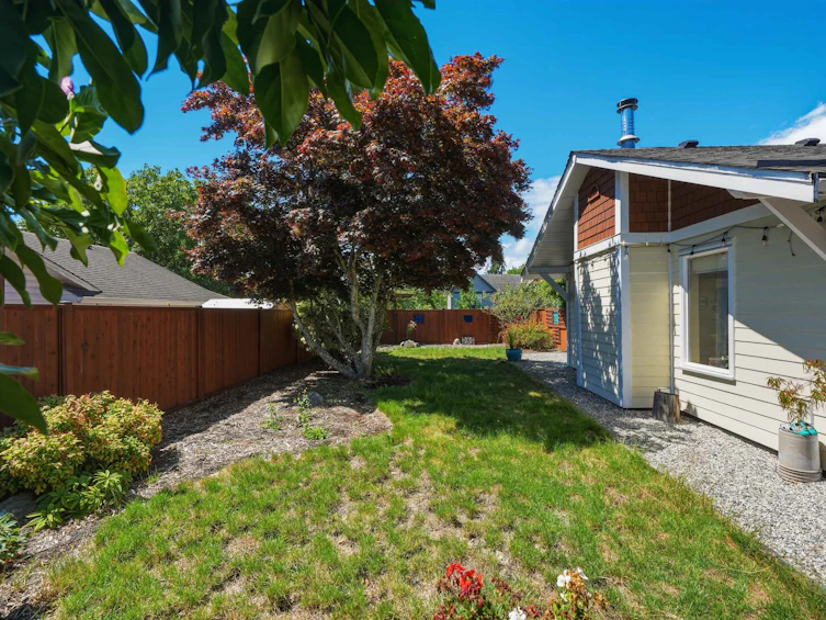 5616 Emerson Road, Sechelt, BC, V0N 3A7 - 9