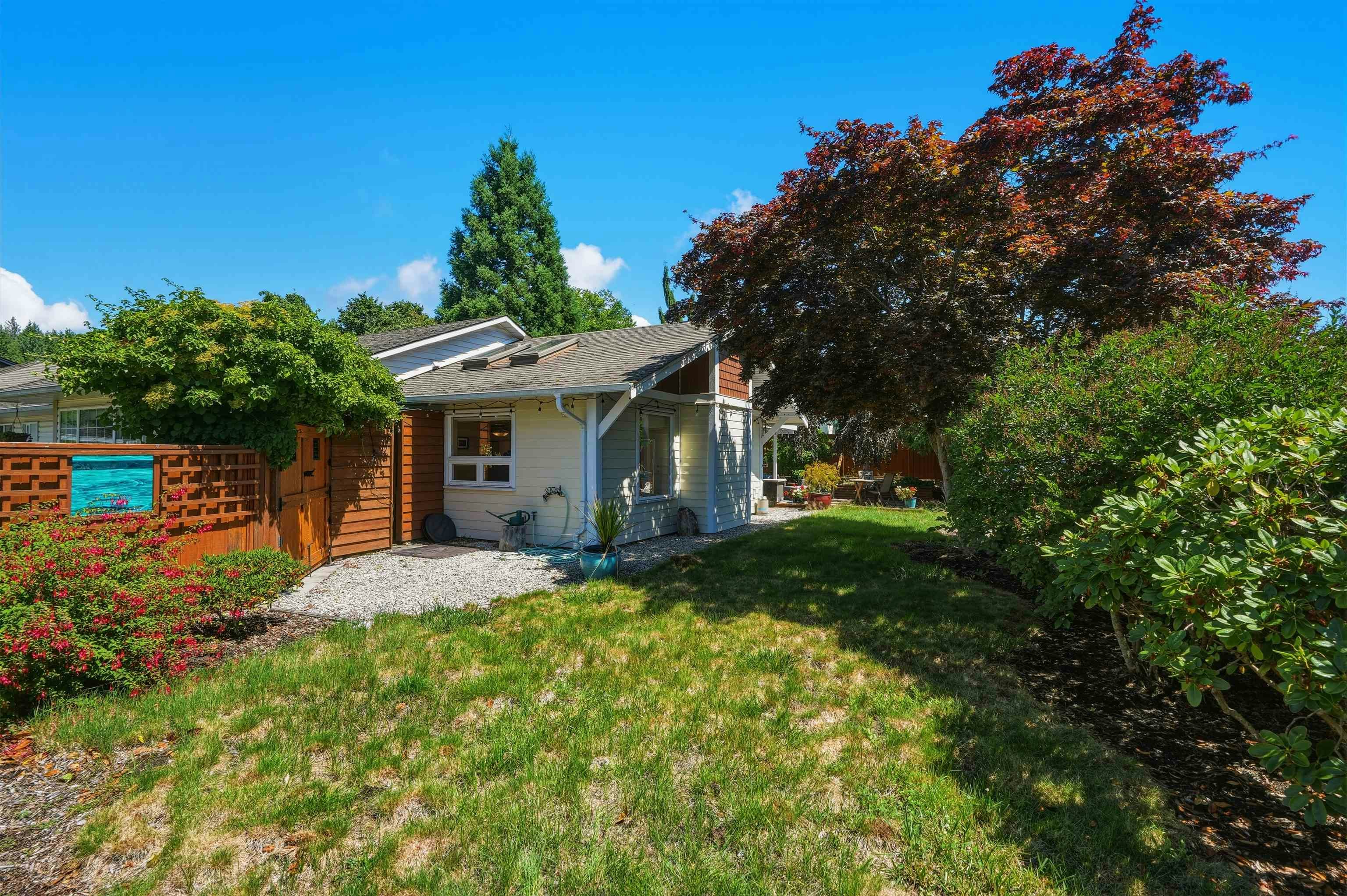 5616 Emerson Road, Sechelt, BC, V0N 3A7 - 11