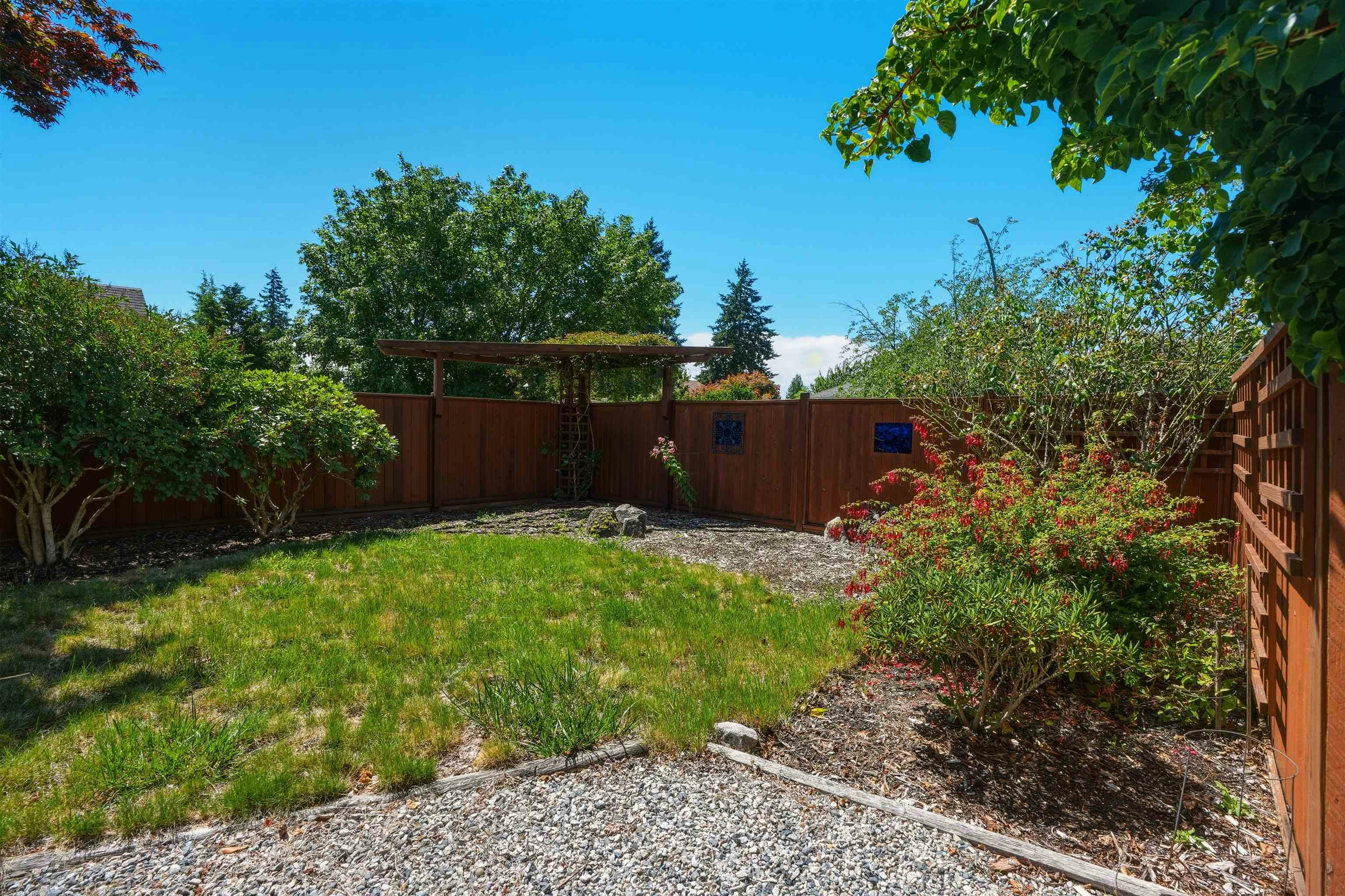 5616 Emerson Road, Sechelt, BC, V0N 3A7 - 12