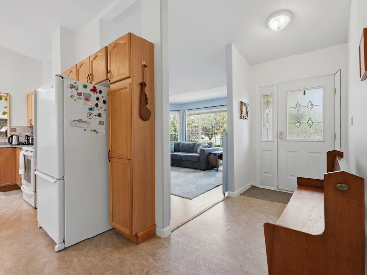 5616 Emerson Road, Sechelt, BC, V0N 3A7 - 13
