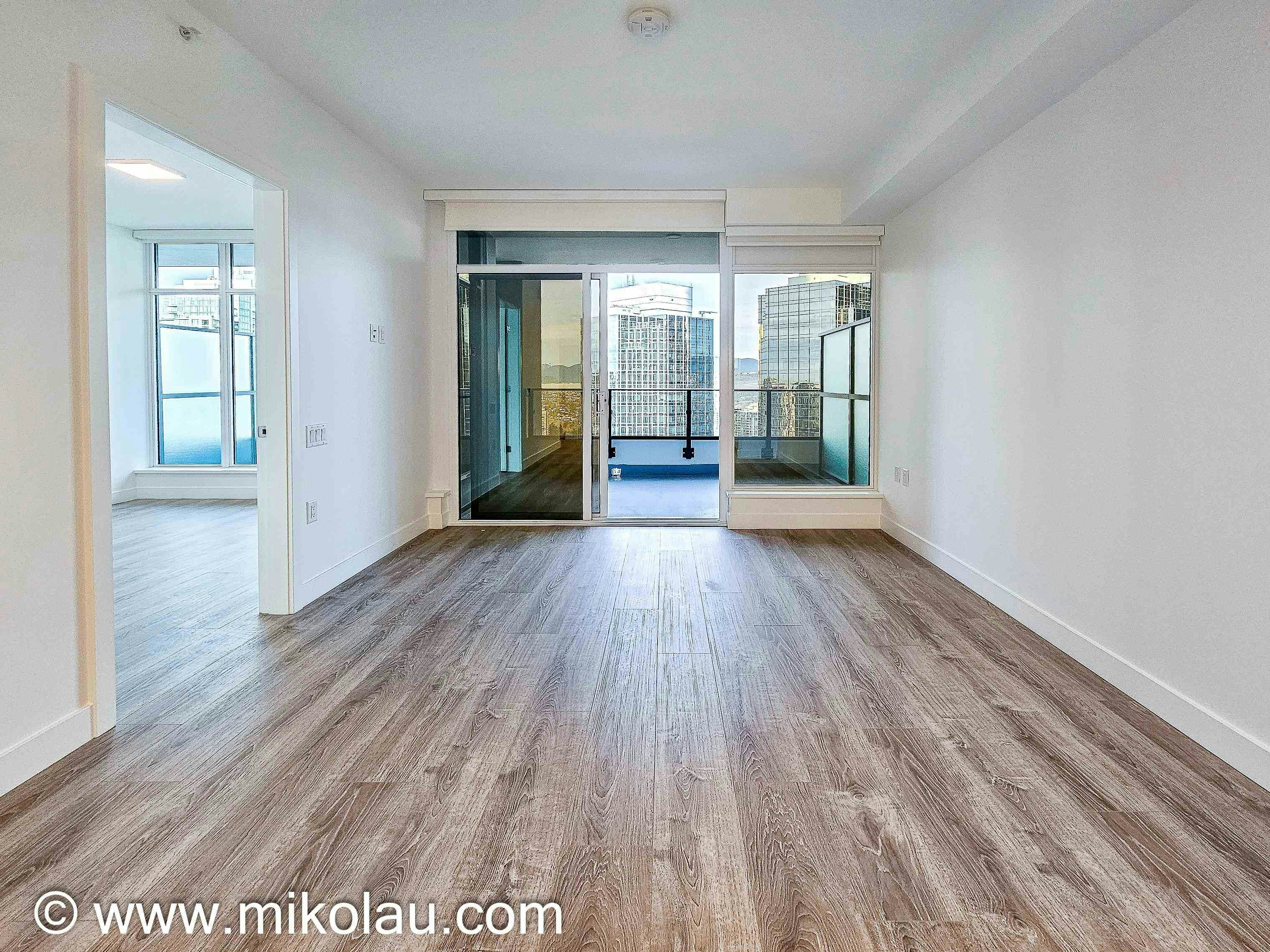 2XXX,  6511 Sussex Avenue, Burnaby, BC, V5H 0K5