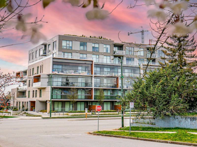 411-5733 Alberta Street - 3