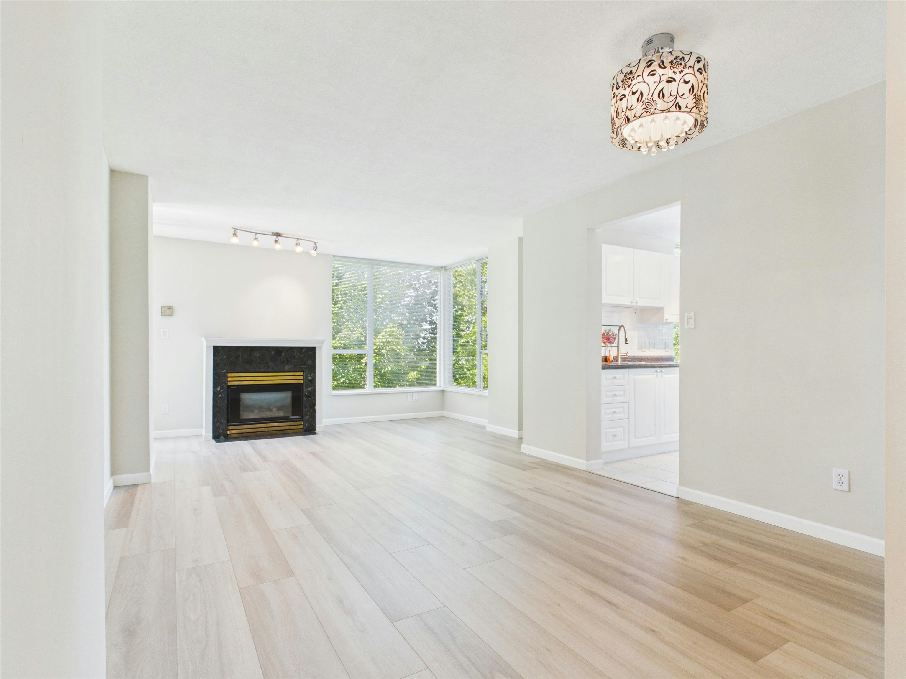 601-7077 Beresford Street, Burnaby, BC, V5E 4J5