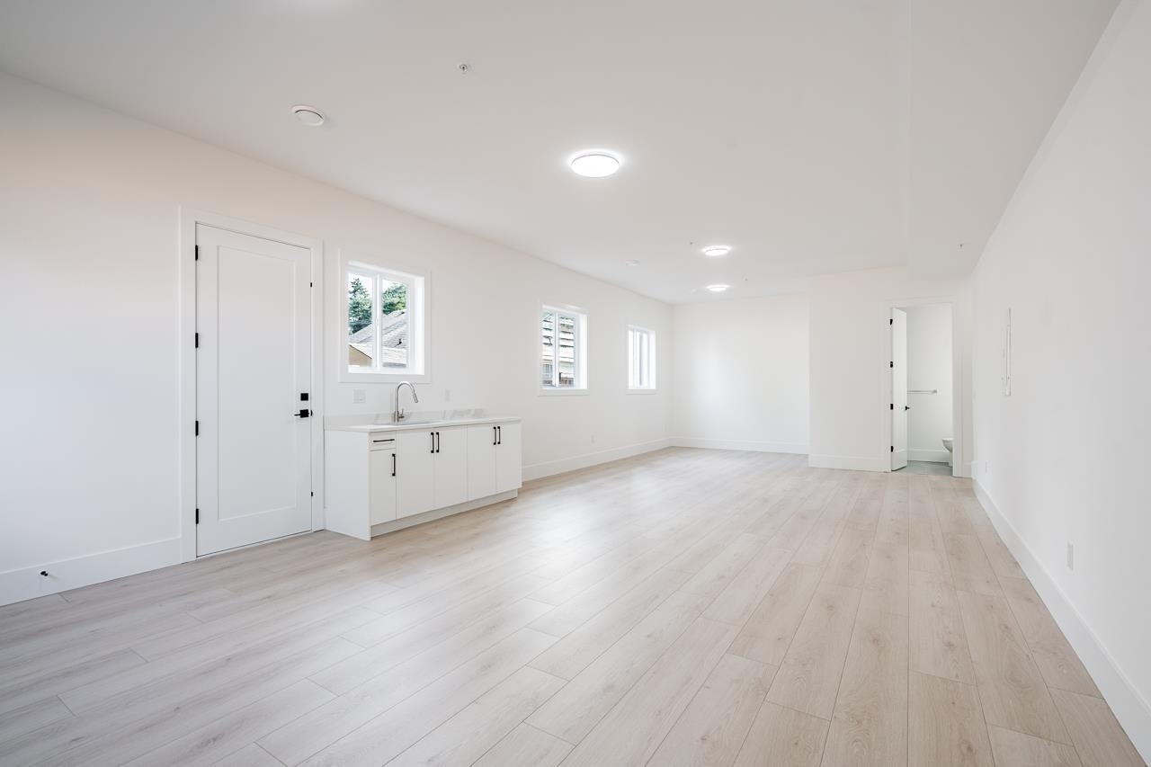 LOWER A-45945 Lewis Avenue, Chilliwack, BC, V2P 3C3 - 3