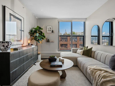 810-66 W Cordova Street - 2
