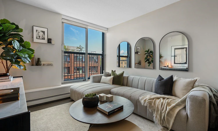 810-66 W Cordova Street