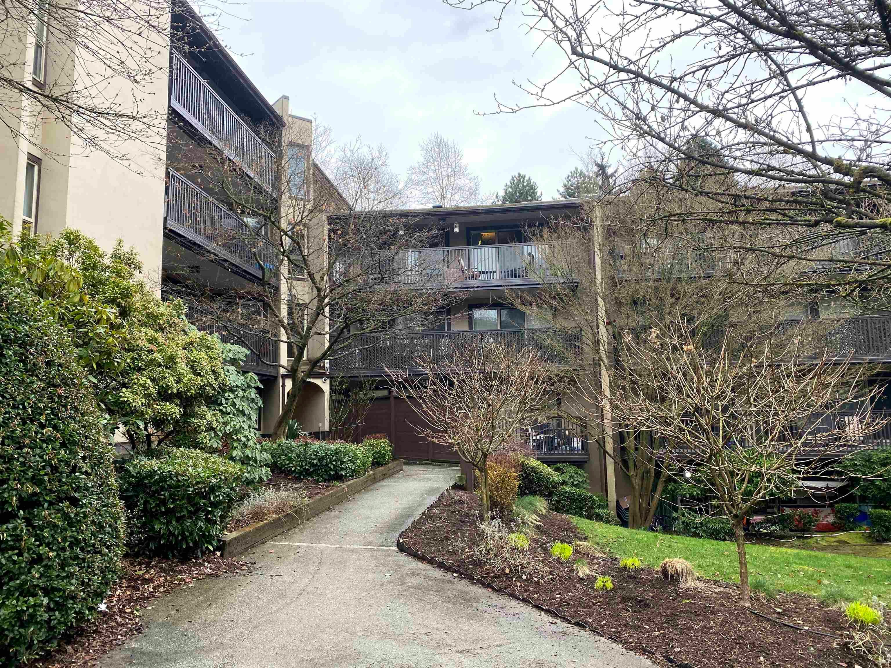 515-9867 Manchester Drive, Burnaby, BC, V3N 4P6