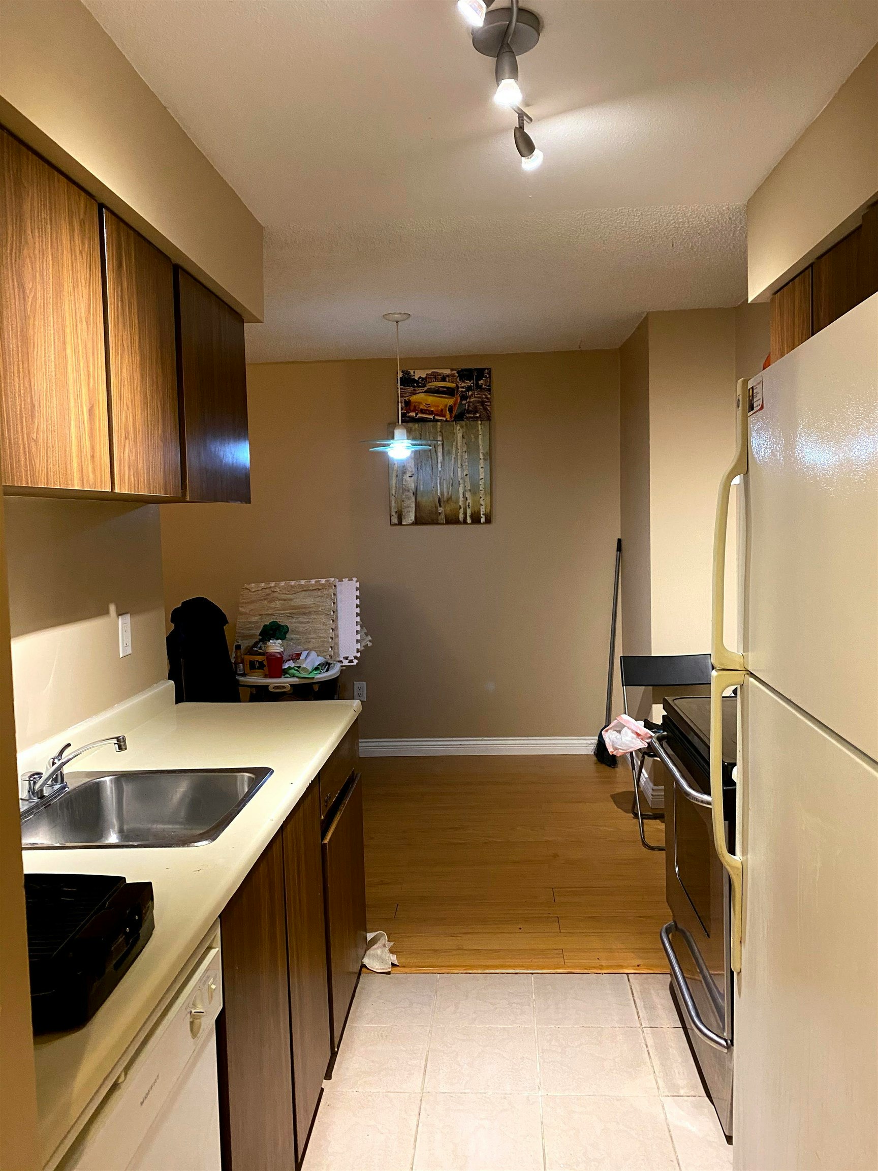 515-9867 Manchester Drive, Burnaby, BC, V3N 4P6 - 15