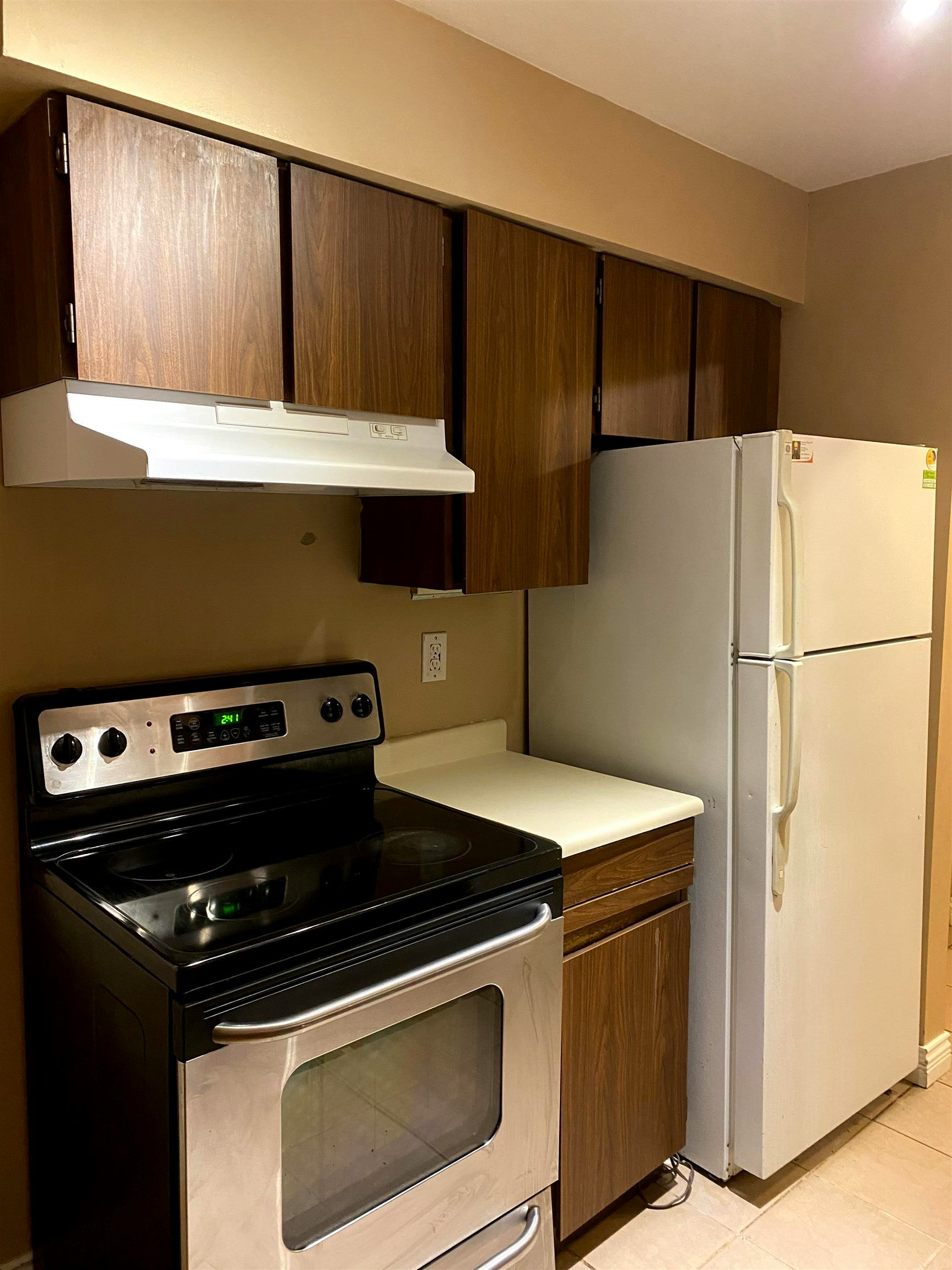 515-9867 Manchester Drive, Burnaby, BC, V3N 4P6 - 2