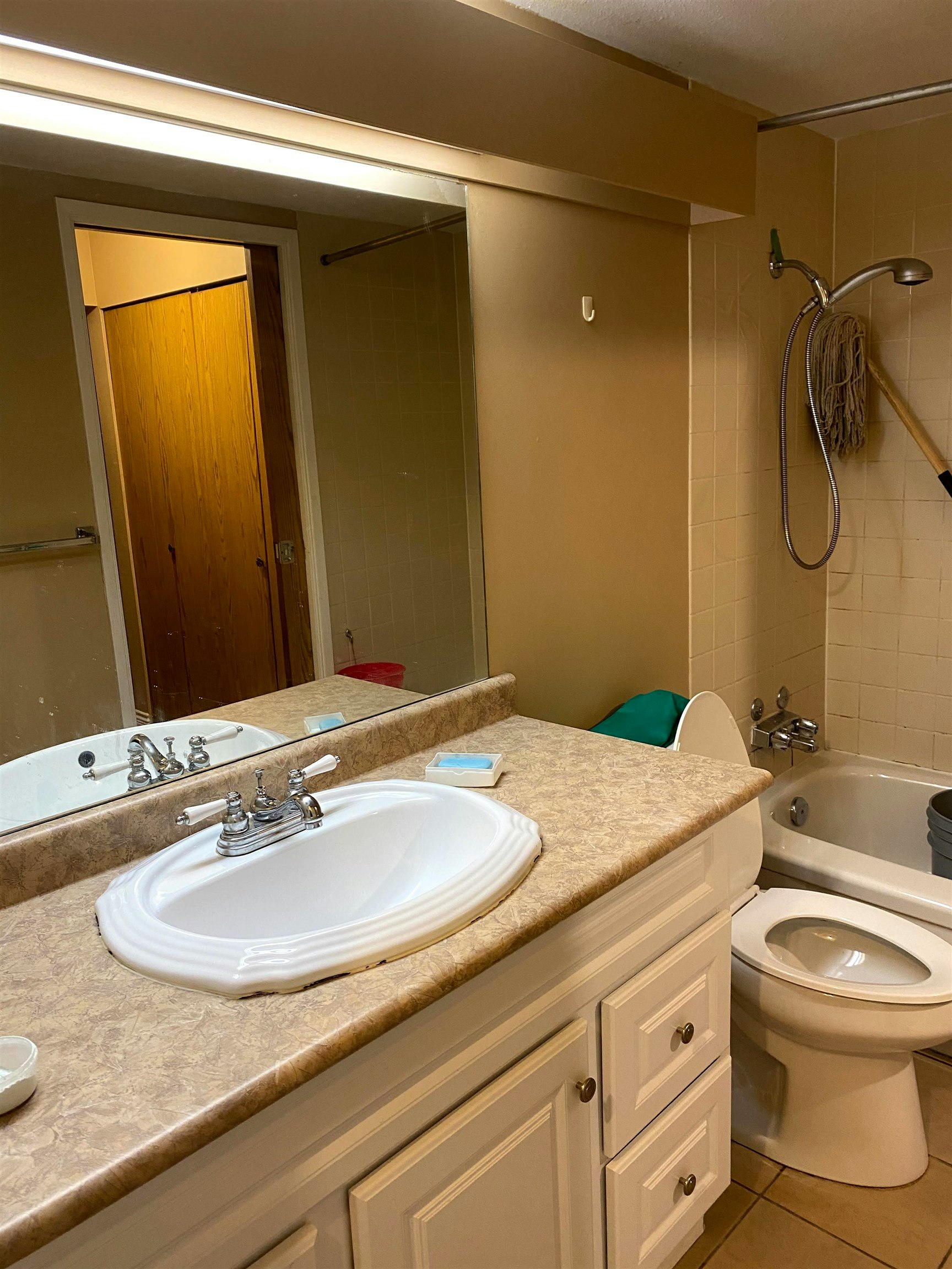 515-9867 Manchester Drive, Burnaby, BC, V3N 4P6 - 12
