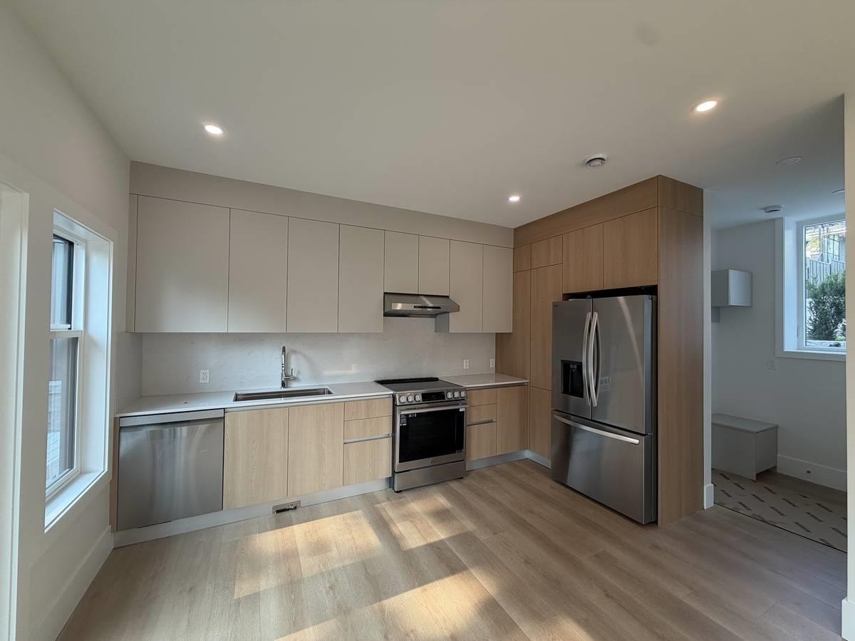 9XX Westmount Drive, Port Moody, BC, V3H 1K8 - 2