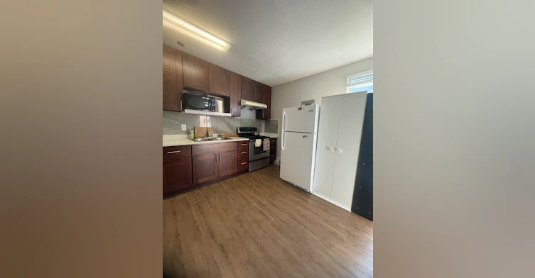 3-623 10th Avenue, Vancouver, BC, V5T 2A6 - 2
