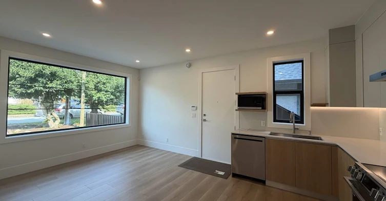 9X3 Westmount Drive, Port Moody, BC, V3H 1K8 - 3