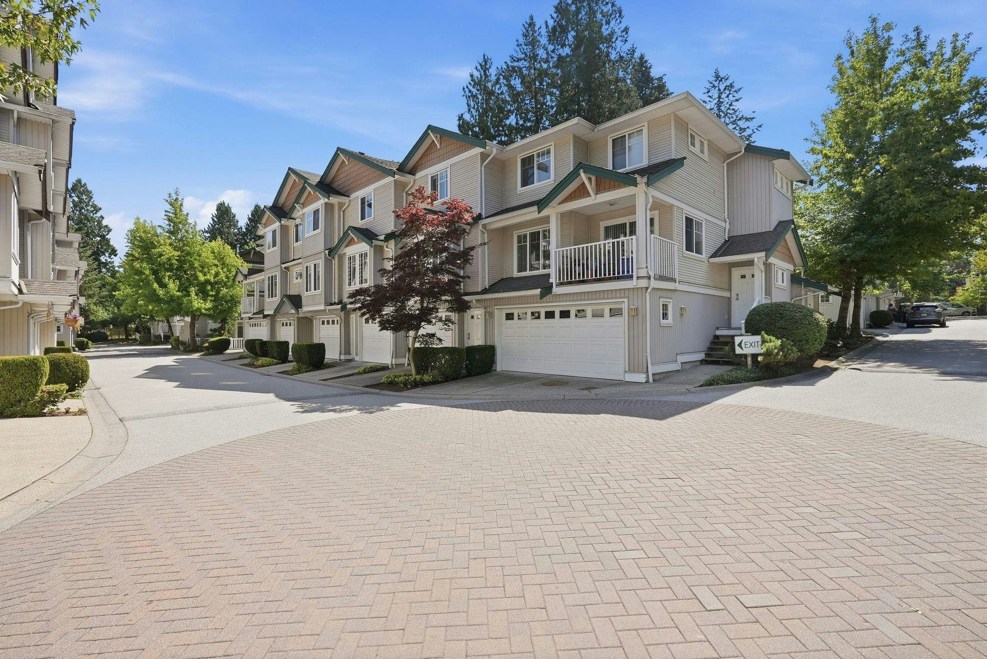 38-12711 64 Avenue - 2