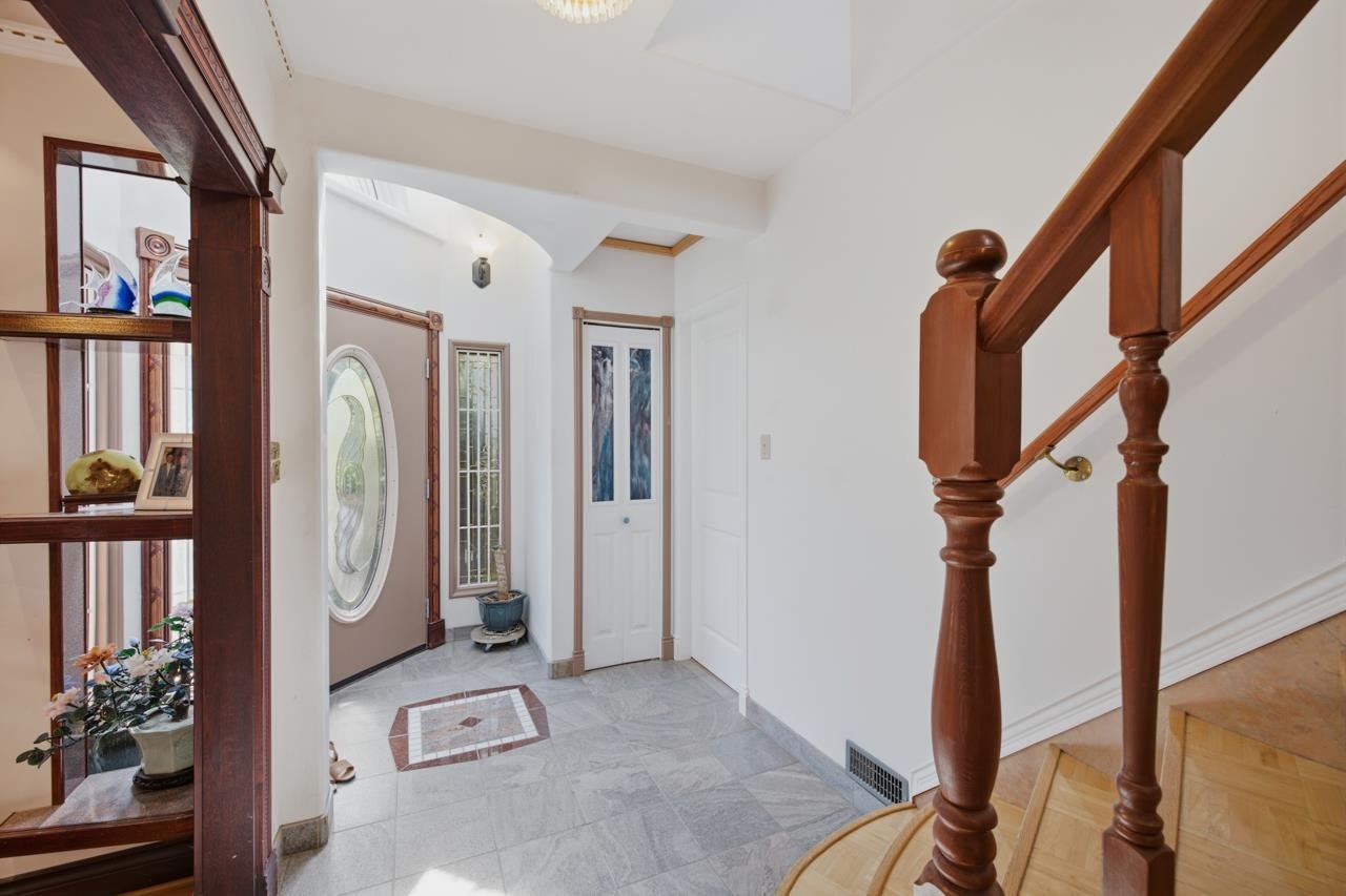 55 W King Edward Avenue - 4