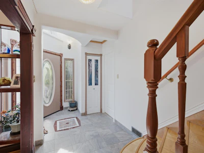 55 W King Edward Avenue - 4