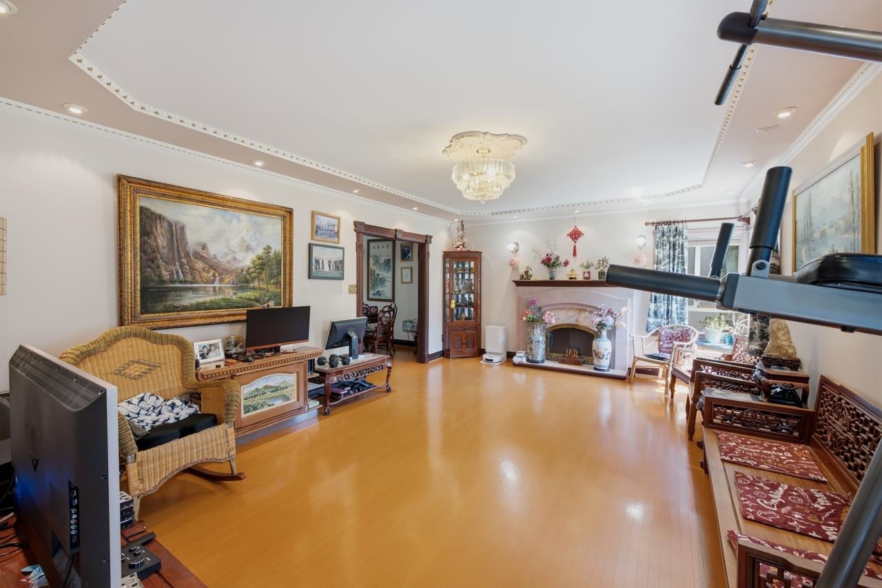 55 W King Edward Avenue - 5