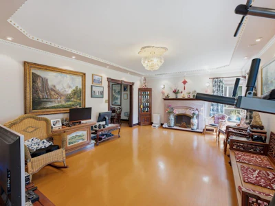 55 W King Edward Avenue - 5