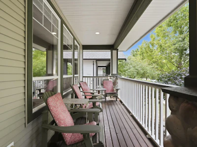 6888 189th Street - 4
