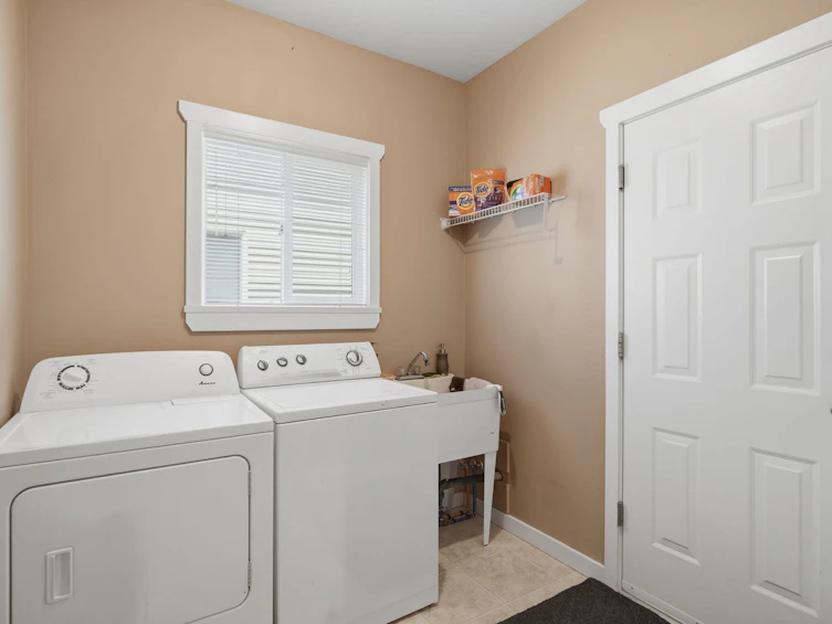 6888 189th Street, Surrey, BC, V4N 5K1 - 27