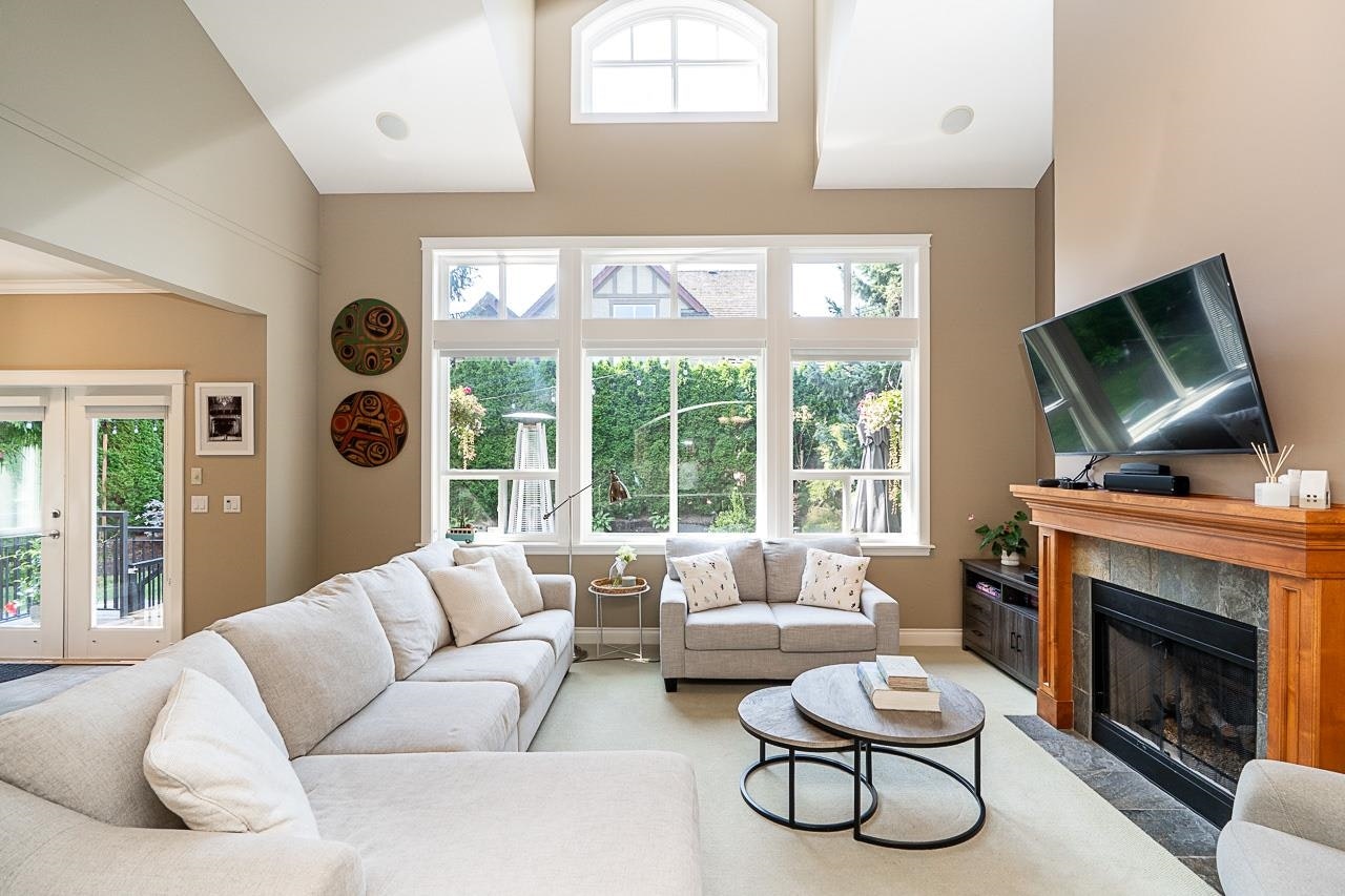 15730 34 Avenue - 5